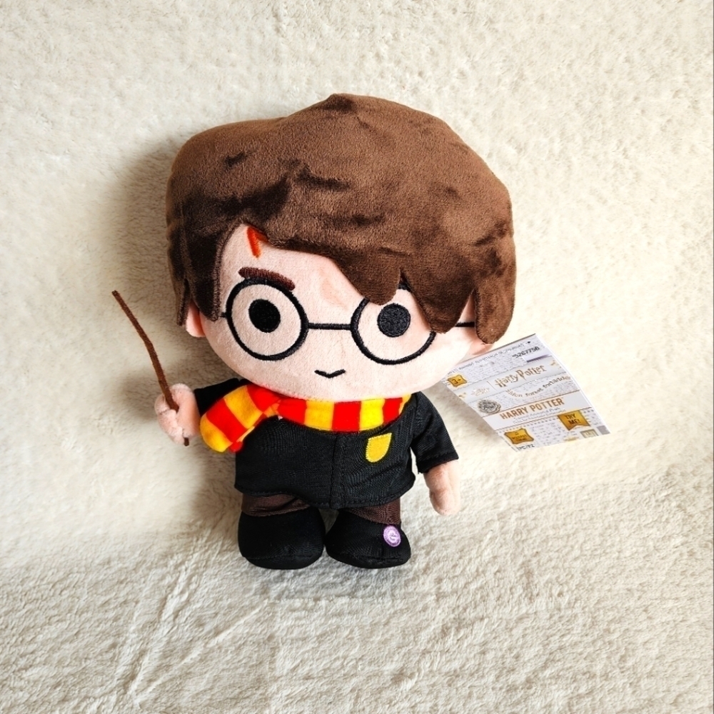 New Warner Brothers 11.02-in Musical Harry Potter Tabletop Decoration/ plush toy